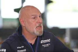 चीन विश्व ऑटोमोबाइल उद्योग के विकास को बढ़ाता है : जेफ डोड्स चीन विश्व ऑटोमोबाइल उद्योग के विकास को बढ़ाता है : जेफ डोड्स